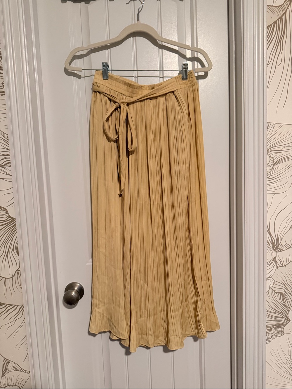 Zara High Waisted micro Pleated Palazzo wide Leg Crop Gold Pants Small